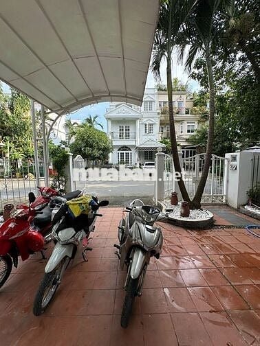 Biệt thự Phú Mỹ Hưng Q.7 cho thuê, 4 phòng, có sauna, sân ô tô_1.800$