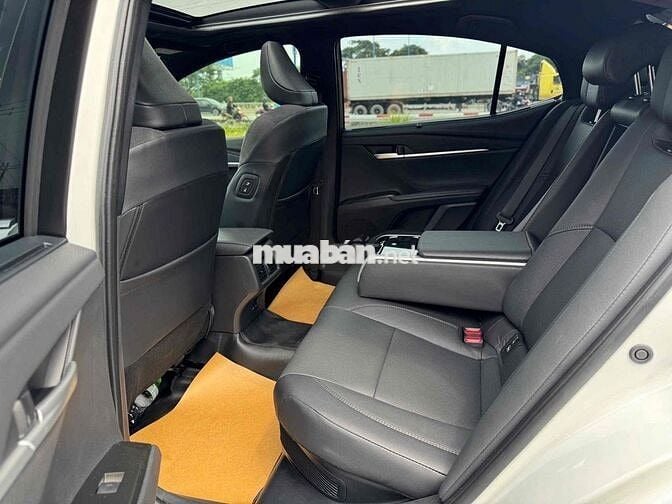 Camry 2025 2.5 HEV Top siêu mới