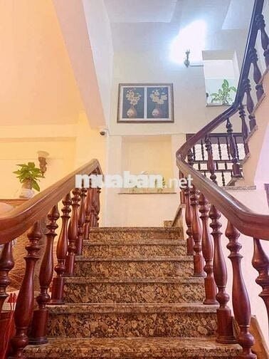 Mặt tiền Cộng Hòa. P.13. Tân Bình 4.2x19.5m. 2 tầng; 6PN 4WC; 37.5tr