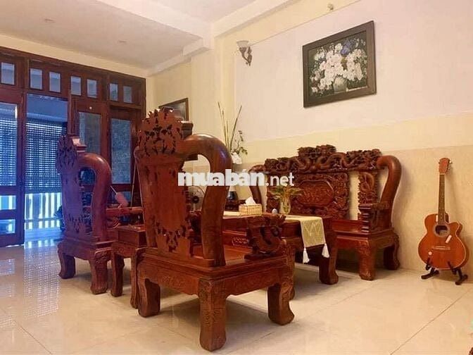Mặt tiền Cộng Hòa. P.13. Tân Bình 4.2x19.5m. 2 tầng; 6PN 4WC; 37.5tr