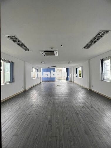 Cho thuê sàn văn phòng diện tích 70m2  mặt tiền đường Núi Thành