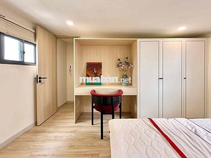 Cho Thuê Căn Hộ Một Phòng Ngủ Tách Bếp Ngay Trung Tâm 10/2025