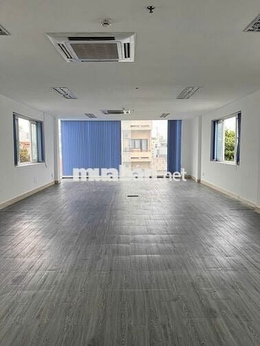 Cho thuê sàn văn phòng diện tích 70m2  mặt tiền đường Núi Thành