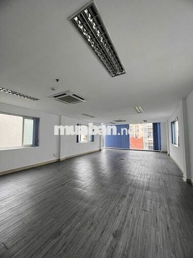 Cho thuê sàn văn phòng diện tích 70m2  mặt tiền đường Núi Thành