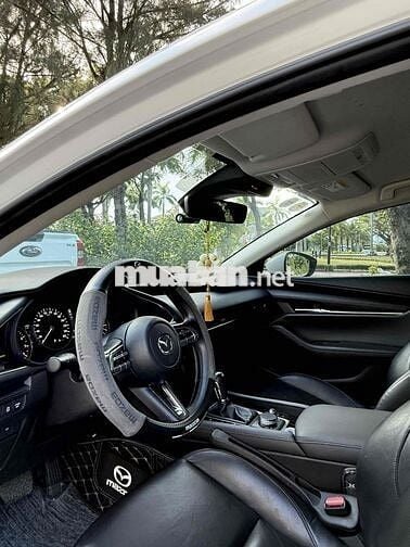 Mazda 3 2022 1.5L Luxury - 35000 km