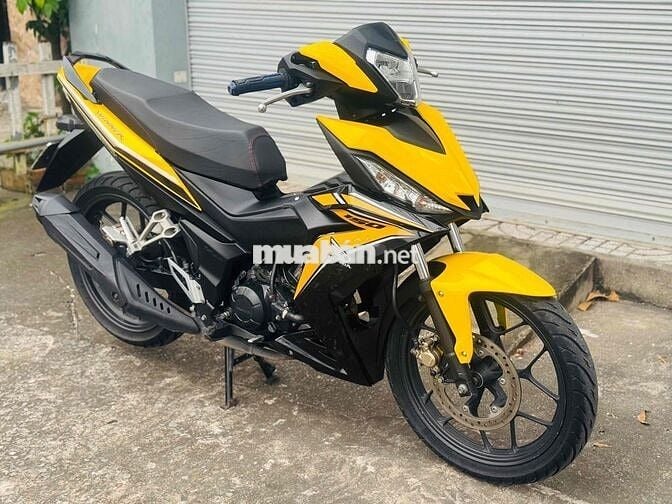 Winner 2018 dọn đẹp cửa hàng bán
