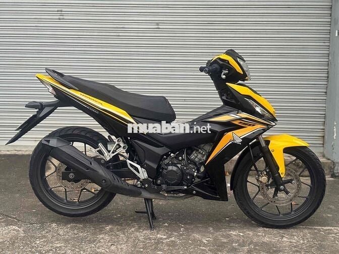 Winner 2018 dọn đẹp cửa hàng bán