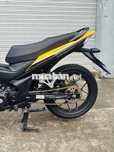 Winner 2018 dọn đẹp cửa hàng bán