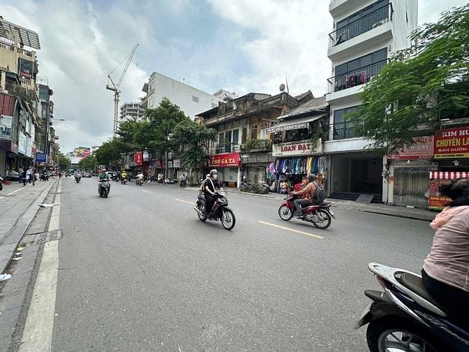 Chính chủ Bán nhà mặt phố Khâm Thiên,Đống Đa diện tích 85m² - mặt tiền