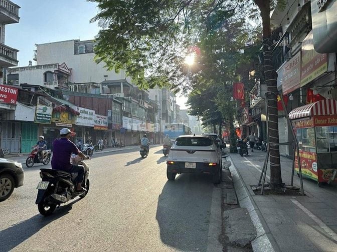Chính chủ Bán nhà mặt phố Khâm Thiên,Đống Đa diện tích 85m² - mặt tiền