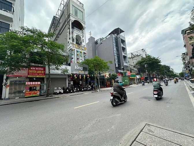 Chính chủ Bán nhà mặt phố Khâm Thiên,Đống Đa diện tích 85m² - mặt tiền