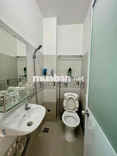 Nhà Sạch DT 110m2 1Trệt 2Lầu 4Pn 3Wc Sân Xe Máy Ngã Tư Ga Giáp Gò Vấp