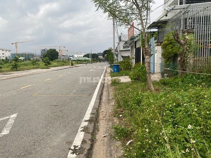 Bình Dương  Bán Gấp  đất mặt tiền giá 250tr