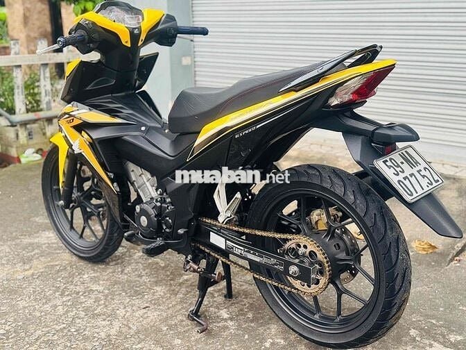 Winner 2018 dọn đẹp cửa hàng bán
