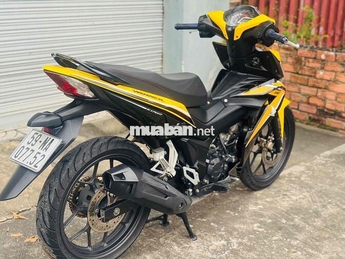 Winner 2018 dọn đẹp cửa hàng bán
