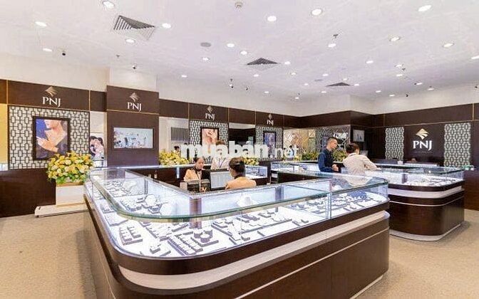 Mặt tiền đường  Hồ Xuân Hương Quận 3 Diện tích: 10x35m.