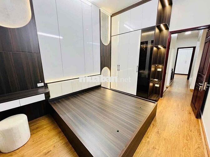 Ngõ Thông Kinh Doanh - Ô Tô Tránh - Gần Phố - Đầy Đủ Nội Thất
