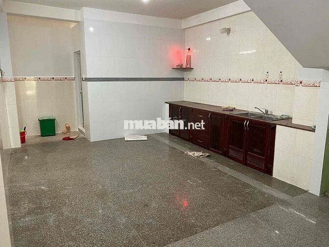Cho thuê nhà hẻm 4m Võ Văn Kiệt Q6
