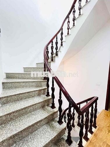 Ngõ Thông Kinh Doanh - Ô Tô Tránh - Gần Phố - Đầy Đủ Nội Thất