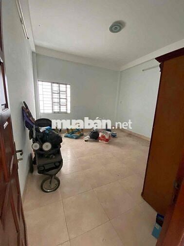 Cho thuê nhà hẻm 4m Võ Văn Kiệt Q6