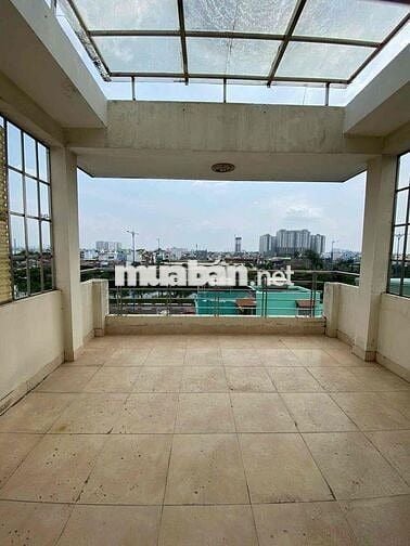 Cho thuê nhà hẻm 4m Võ Văn Kiệt Q6