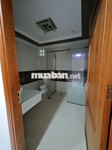 Cho Thuê Nhà Nguyên Căn Mặt Tiền PHẠM VĂN ĐỒNG, BÌNH THẠNH