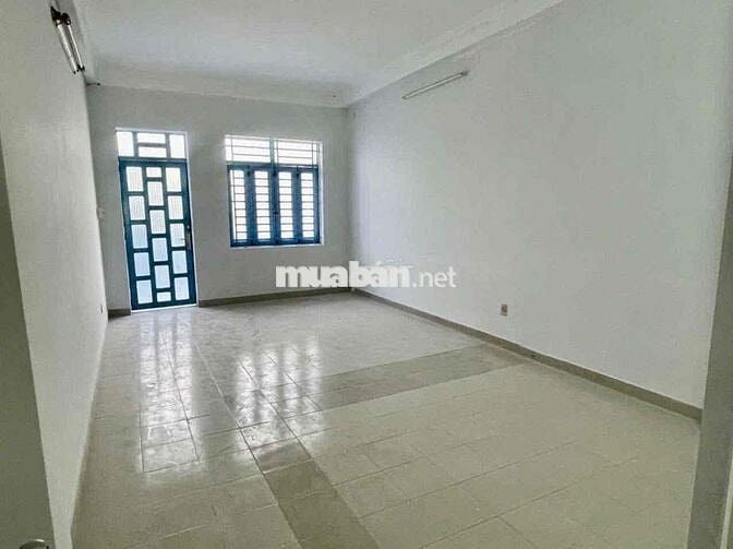NHÀ 3 PHÒNG ĐƯỜNG NỘI BỘ KHU BÌNH PHÚ