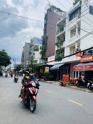 HH 1% nhận đủ. Bán gấp nhà 122 nguyễn hữu tiến p. tây thạnh. 