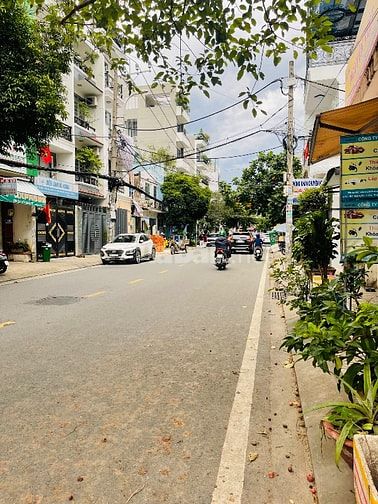 HH 1% nhận đủ. Bán gấp nhà 122 nguyễn hữu tiến p. tây thạnh. 