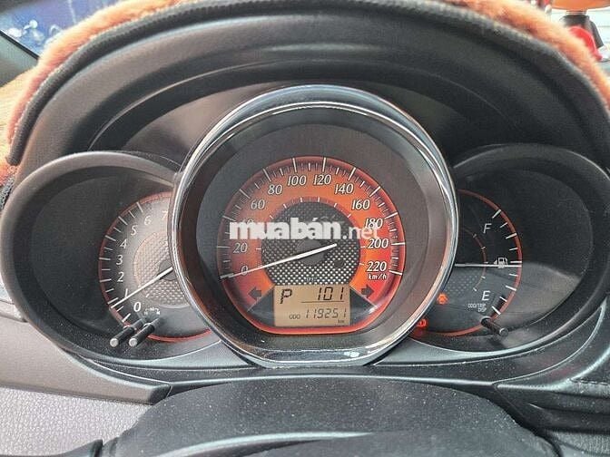 Toyota Yaris 2015 1.3G - 120000 km