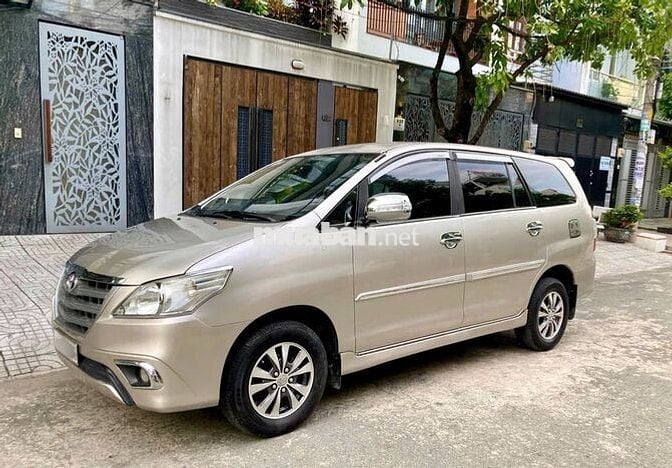 Chính chủ bán INNOVA 2016 E xe zin đẹp nhà dùng