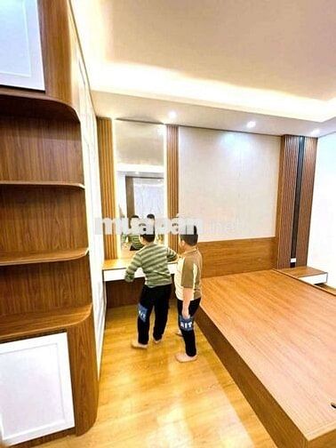LIÊN MẠC giáp với HV Tài Chính- Nhà mới 5 tầng - LÔ GÓC, full NỘI THẤT