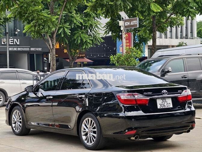 Toyota Camry 2018 2.5Q - 70000 km màu đen