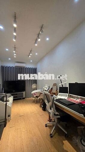 Bán nhà Trần Quý Cáp, gần ô tô, 30m2 5 tầng 5.65 tỷ, full nội thất.