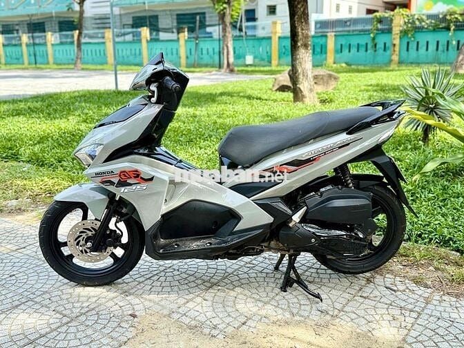 👉AIR BLADE 2017 bso43 chính chủ, lên màu xám xi mă