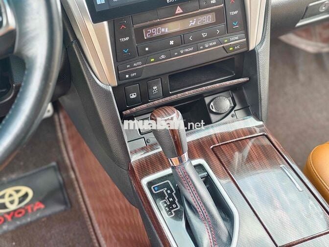 Toyota Camry 2018 2.5Q - 70000 km màu đen