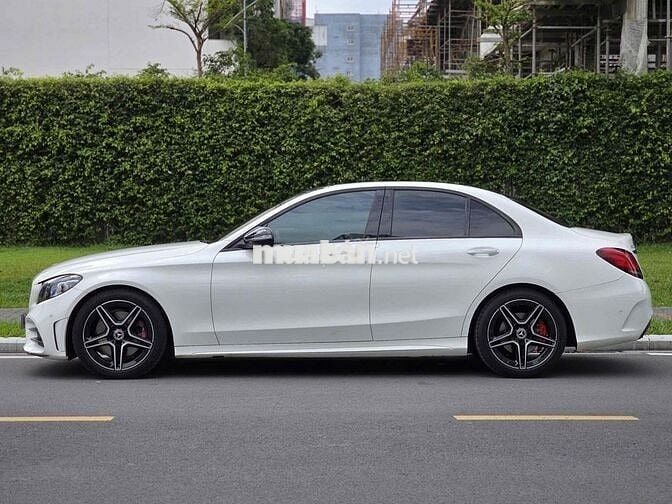 Mercedes Benz C Class 2021 C 300 AMG - Bank 90%
