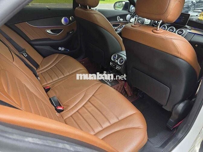Mercedes Benz C Class 2021 C 300 AMG - Bank 90%