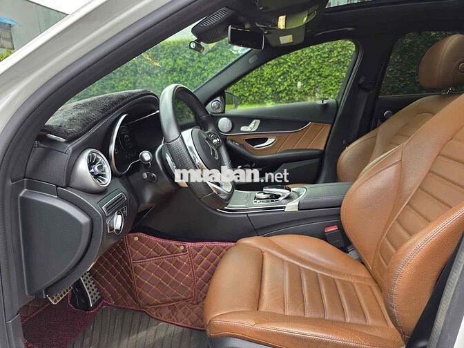 Mercedes Benz C Class 2021 C 300 AMG - Bank 90%