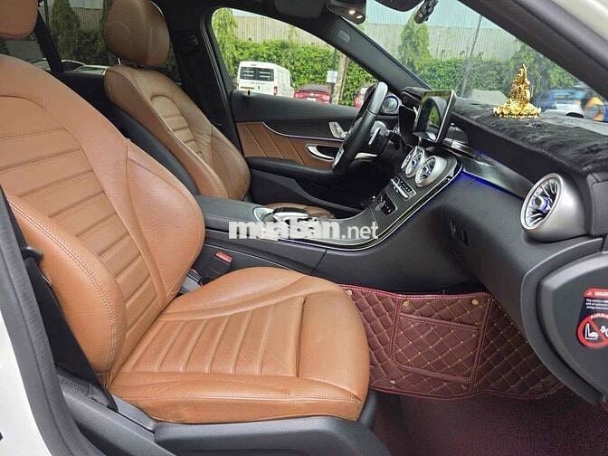Mercedes Benz C Class 2021 C 300 AMG - Bank 90%