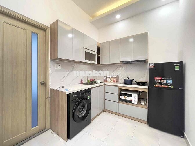 Luxury tách bếp ban công đầy đủ nội thất