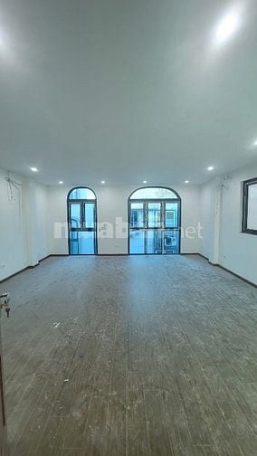 Chỉ 1 căn Lô góc, 3 thoáng -Trần Quý Cáp, 5.5m ngang, nở hậu, đẹp 
