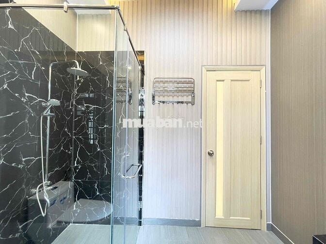 Luxury tách bếp ban công đầy đủ nội thất