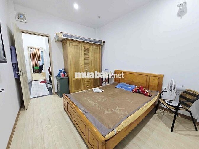 BÁN NHÀ VŨ HỮU THANH XUÂN NGÕ TO GẦN PHỐ GẦN Ô TÔ DT: 42m2 *4 Tầng
