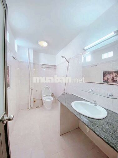 CH Duplex Hai Không Gian Ngủ Phù Hợp Nhóm Bạn 4ng 4xe Gần Quận 1