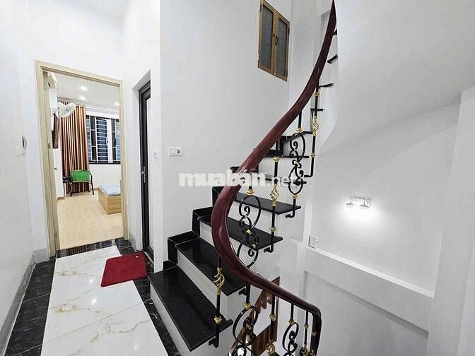 BÁN NHÀ VŨ HỮU THANH XUÂN NGÕ TO GẦN PHỐ GẦN Ô TÔ DT: 42m2 *4 Tầng
