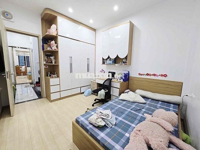 BÁN NHÀ VŨ HỮU THANH XUÂN NGÕ TO GẦN PHỐ GẦN Ô TÔ DT: 42m2 *4 Tầng