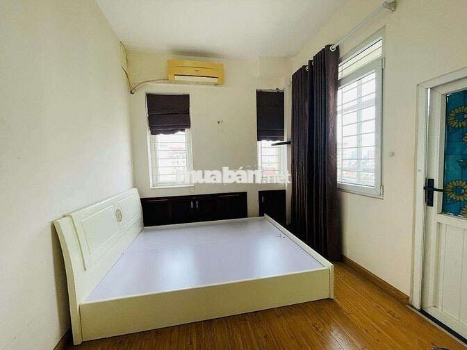 Bán gấp căn hộ No3 Trần Quý Kiên. DT 53m gồm 2pn, 1wc.