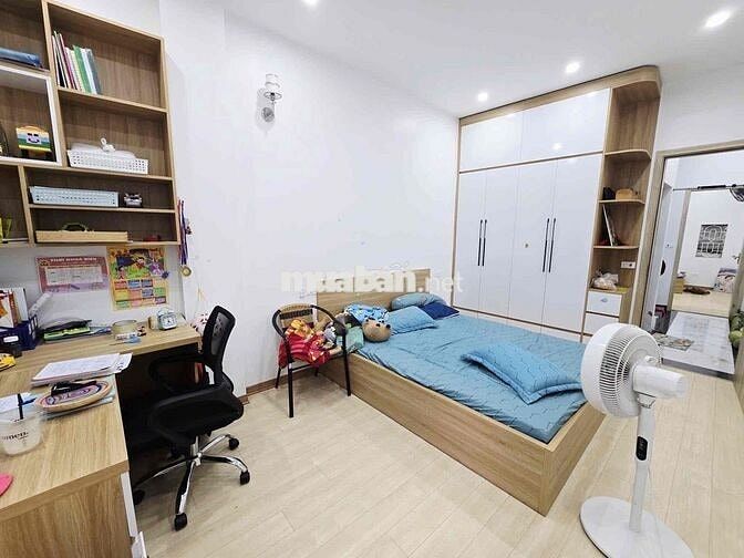 BÁN NHÀ VŨ HỮU THANH XUÂN NGÕ TO GẦN PHỐ GẦN Ô TÔ DT: 42m2 *4 Tầng