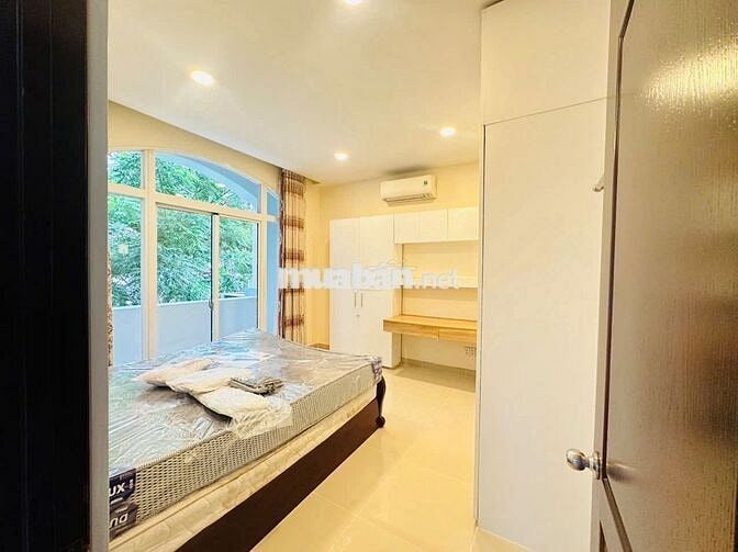 Cho thuê Biệt thự tứ lập Phú Mỹ Hưng Q.7, 5 phòng, sân vườn, BBQ